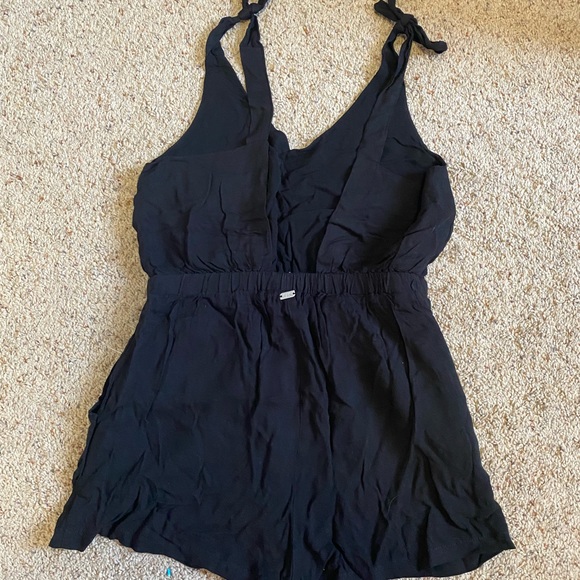 Cute Romper - Picture 2 of 8